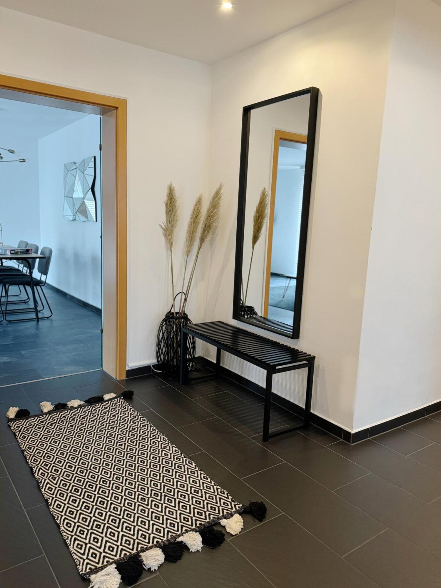 90M2 I Central I Netflix I Wifi I Free Parking I Lia Apartments ฮันโนเวอร์ ภายนอก รูปภาพ