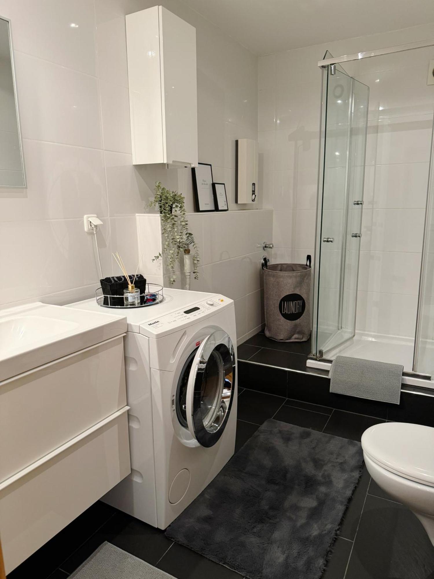 90M2 I Central I Netflix I Wifi I Free Parking I Lia Apartments ฮันโนเวอร์ ภายนอก รูปภาพ